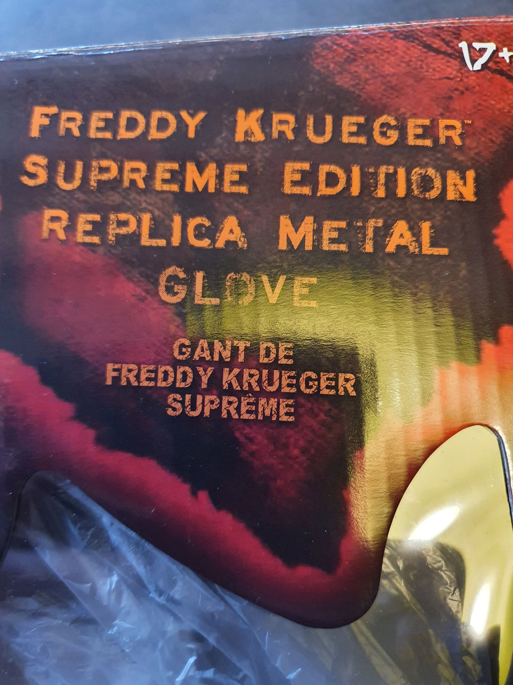 Gant de Freddy Krueger 4 signatures ! Photos des acteurs