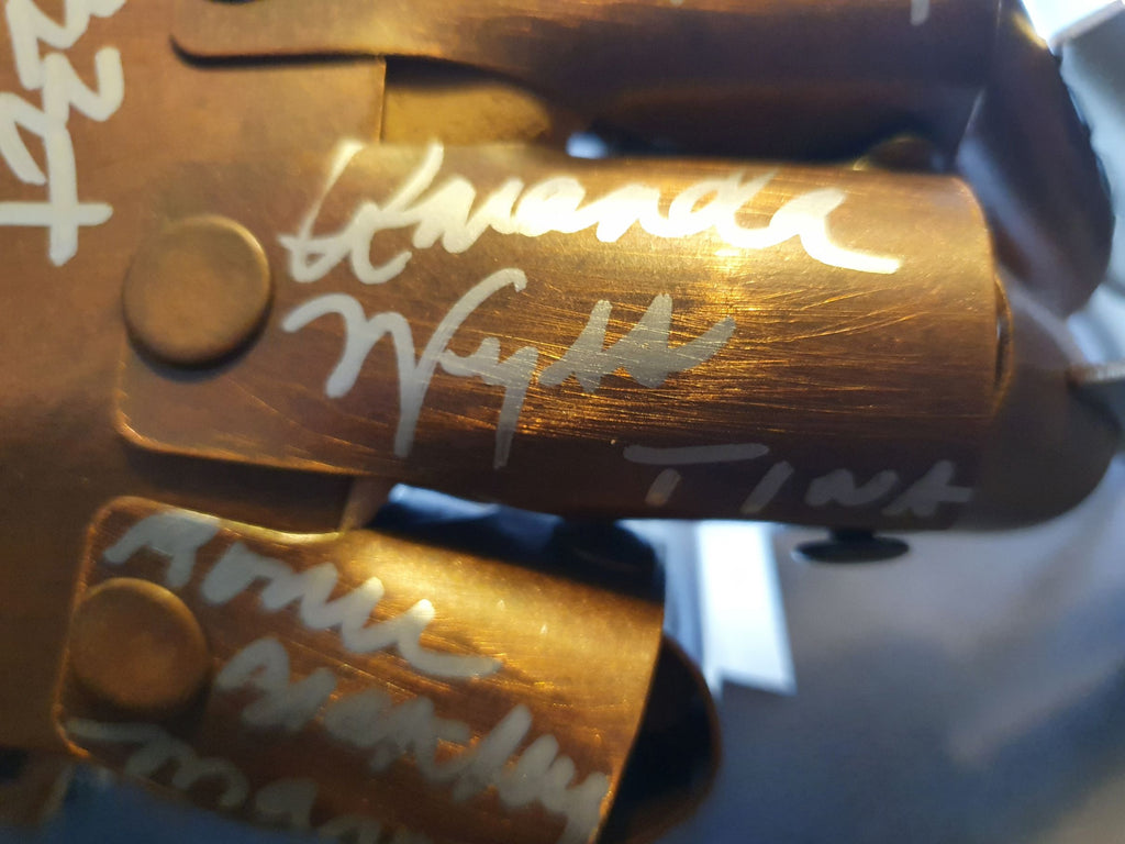 Gant de Freddy Krueger 4 signatures ! Photos des acteurs