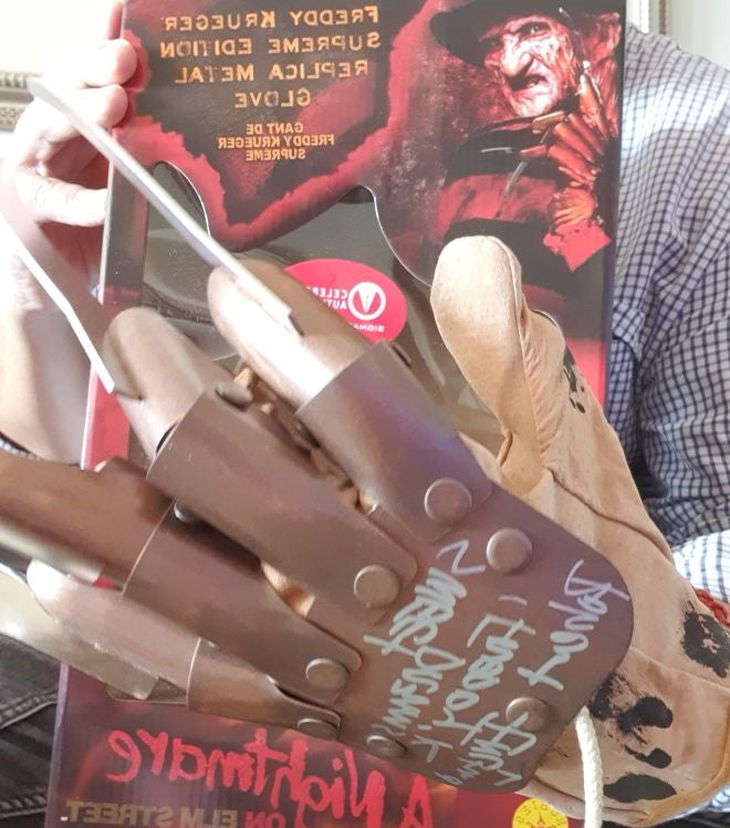 Gant de Freddy Krueger signé par Robert Englund