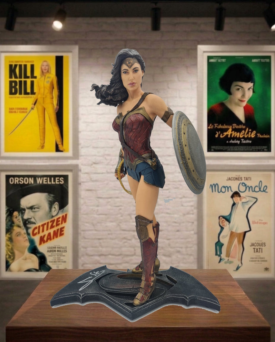 Wonder Woman statuette signée par Gal Gadot DC Collectibles 33cm