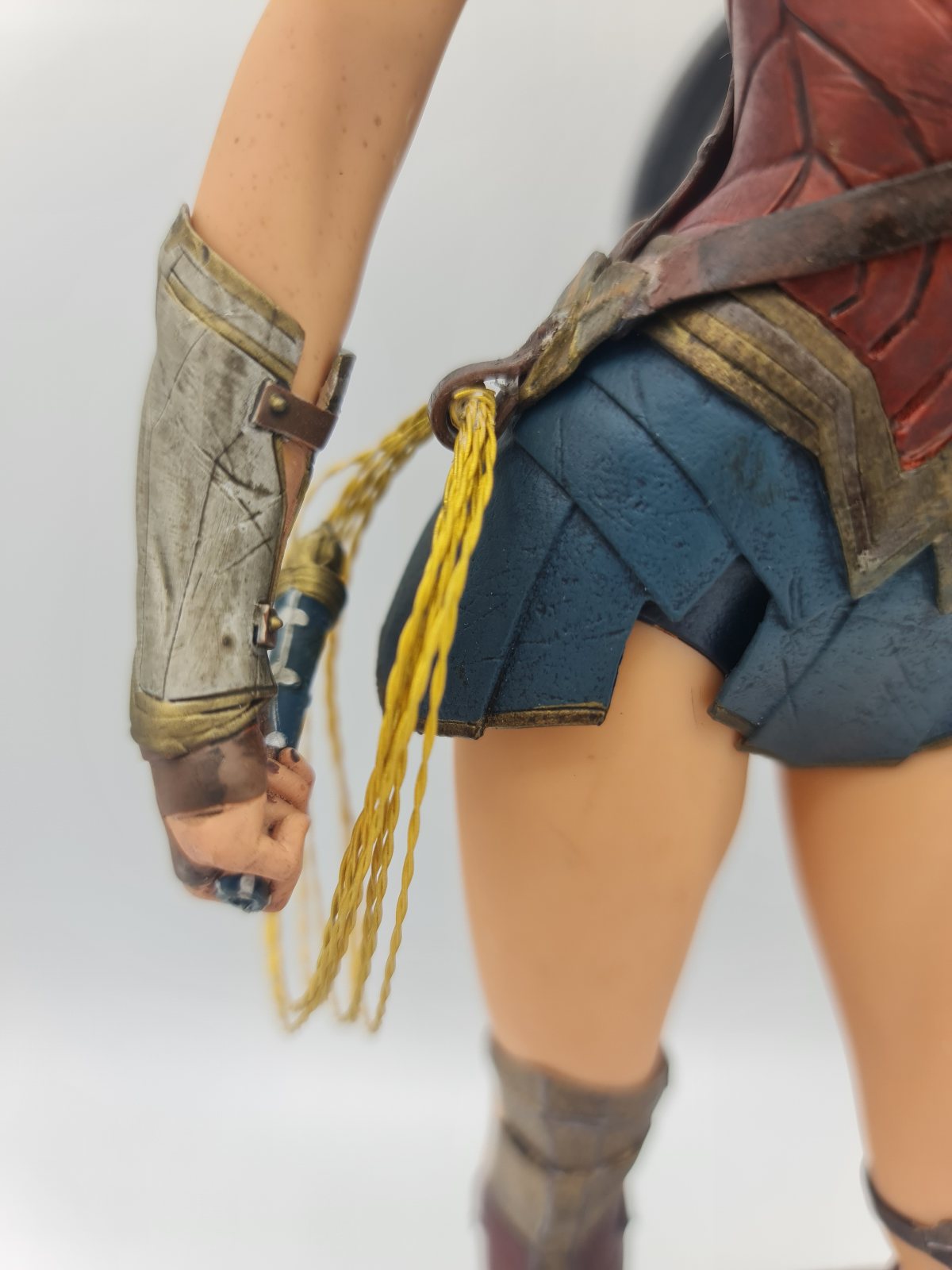 Wonder Woman statuette signée par Gal Gadot DC Collectibles 33cm