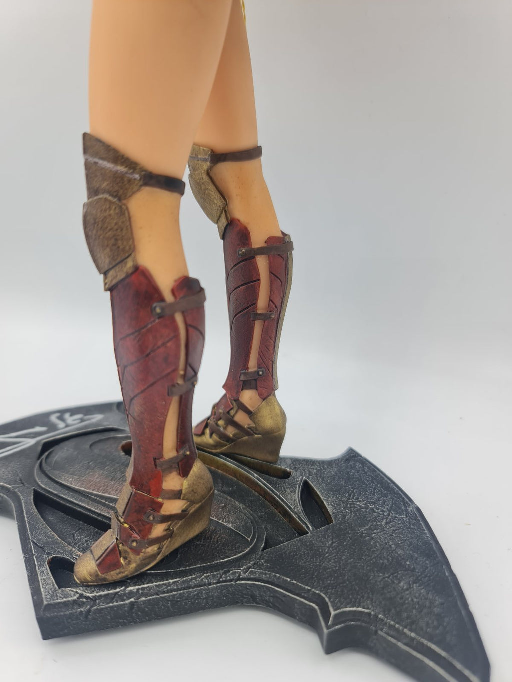 Wonder Woman statuette signée par Gal Gadot DC Collectibles 33cm