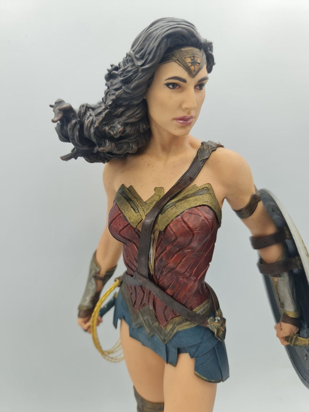 Wonder Woman statuette signée par Gal Gadot DC Collectibles 33cm