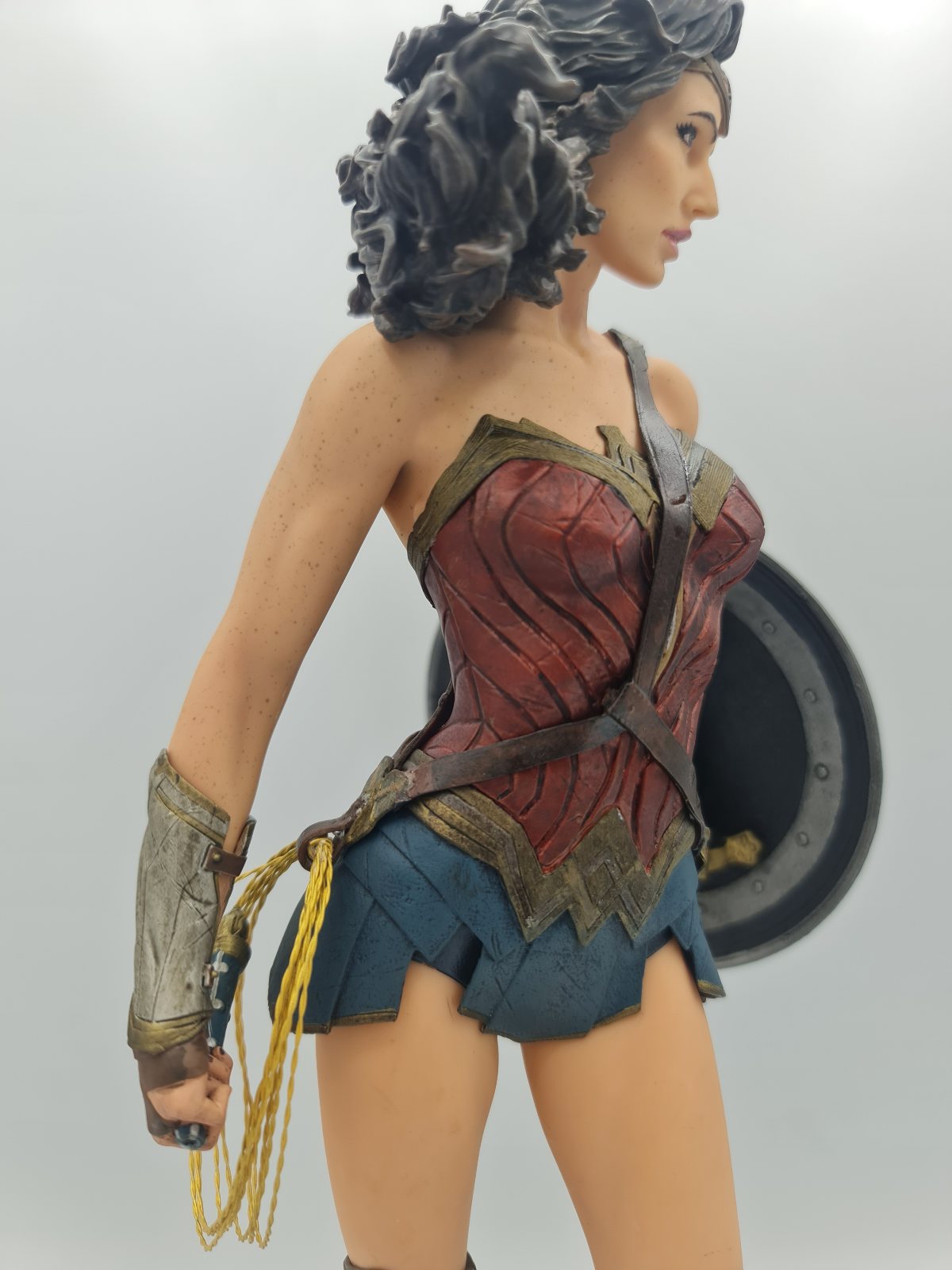 Wonder Woman statuette signée par Gal Gadot DC Collectibles 33cm