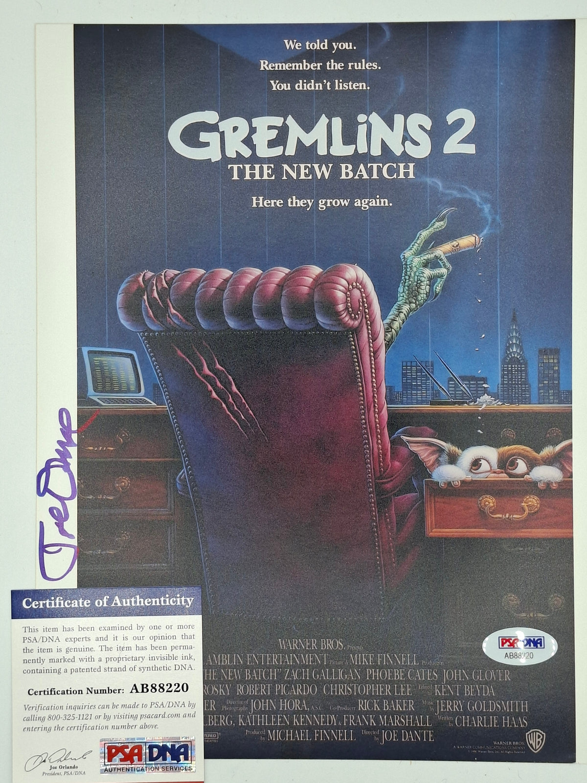 Gremlins 2 signé par le réalisateur Joe Dante 20x25cm PSA