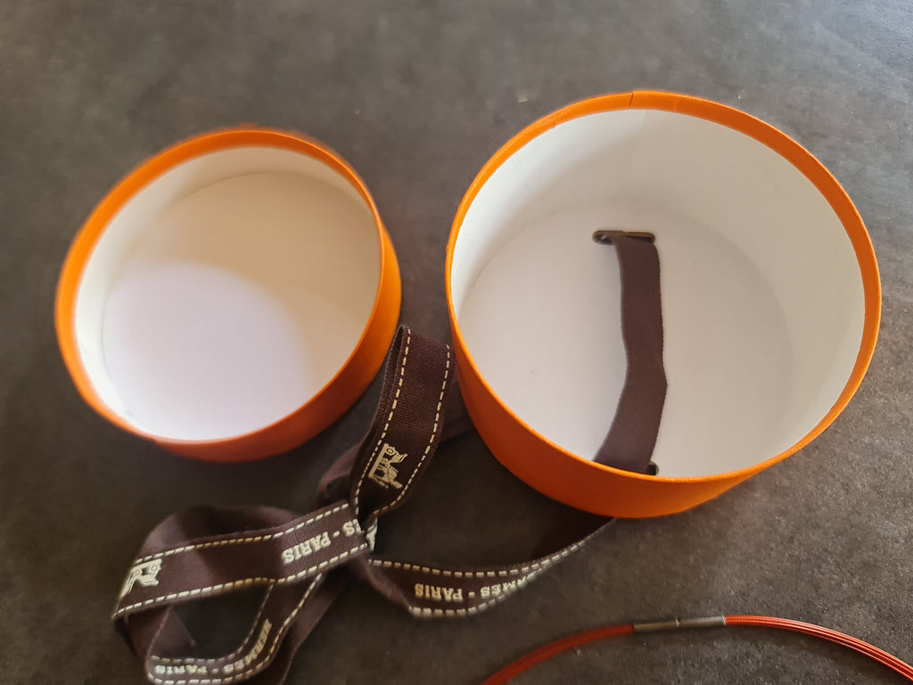 Collier et pendentif Hermès orange