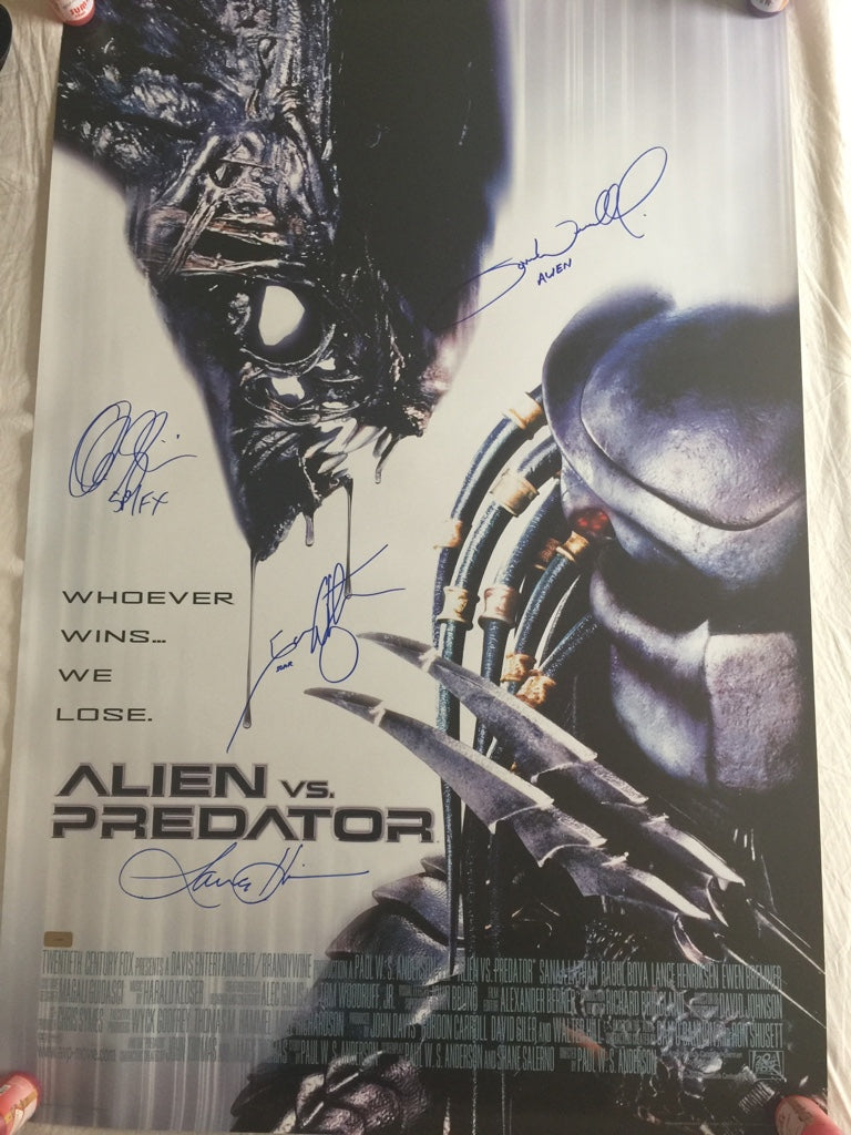 Affiche 101x68 ALIEN VS PREDATOR plusieurs autographes