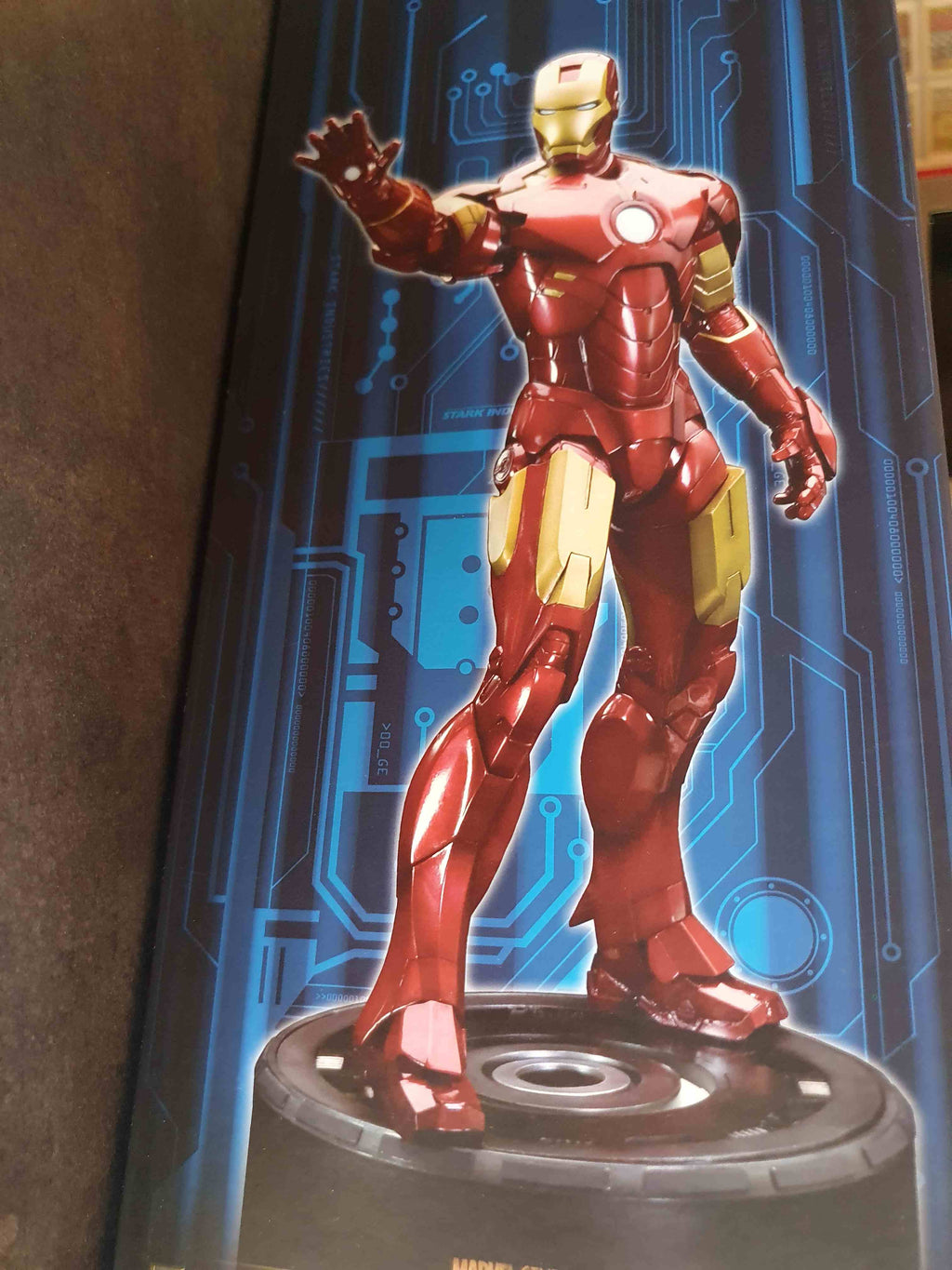 Autographe de Stan Lee sur figurine Iron Man Mark IV Kotobukiya