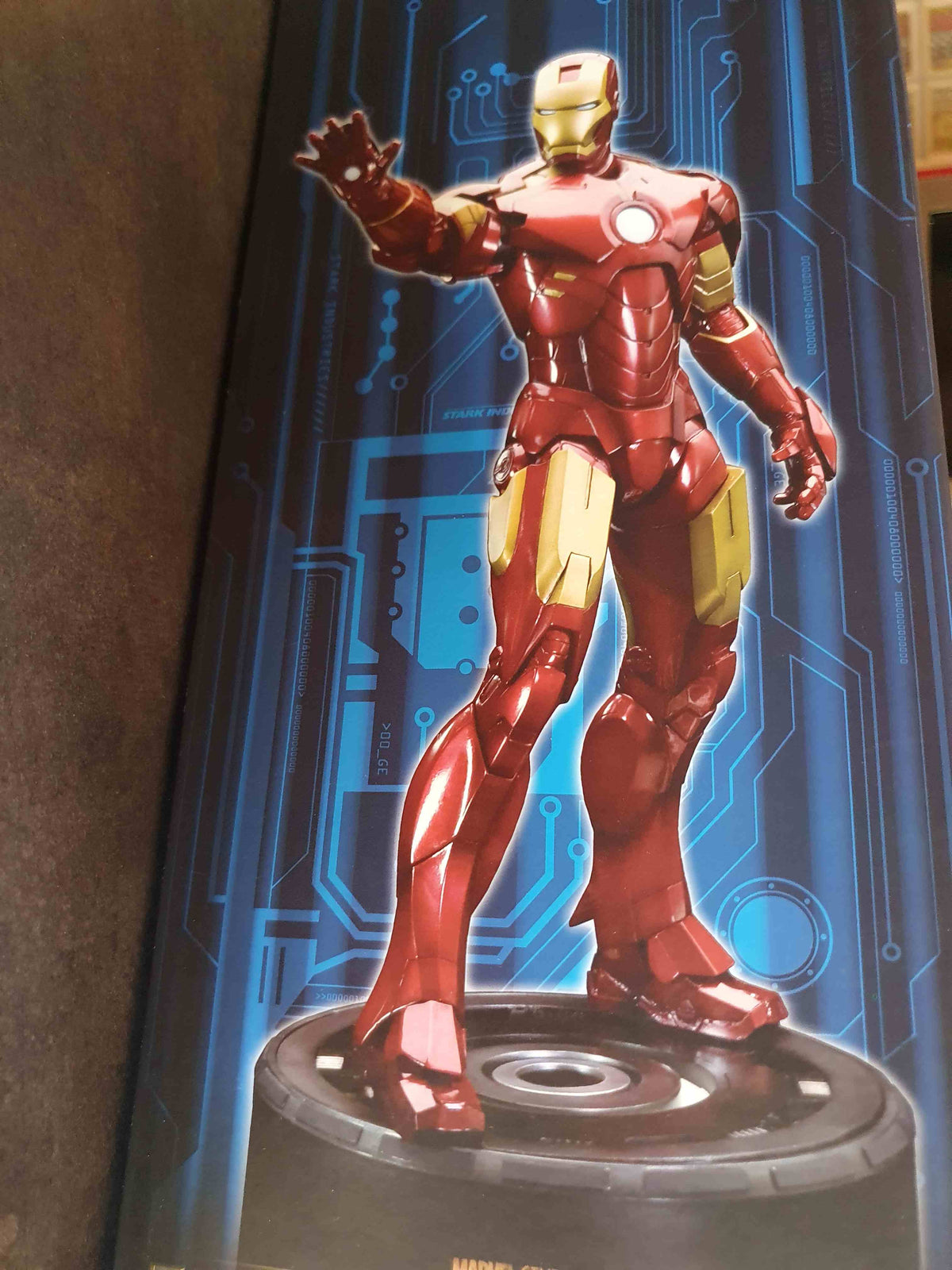 Autographe de Stan Lee sur figurine Iron Man Mark IV Kotobukiya