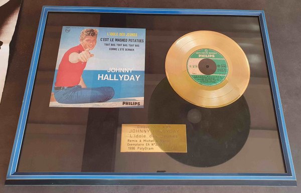 Disque d'or pour le titre "L'idole des jeunes" Johnny Hallyday