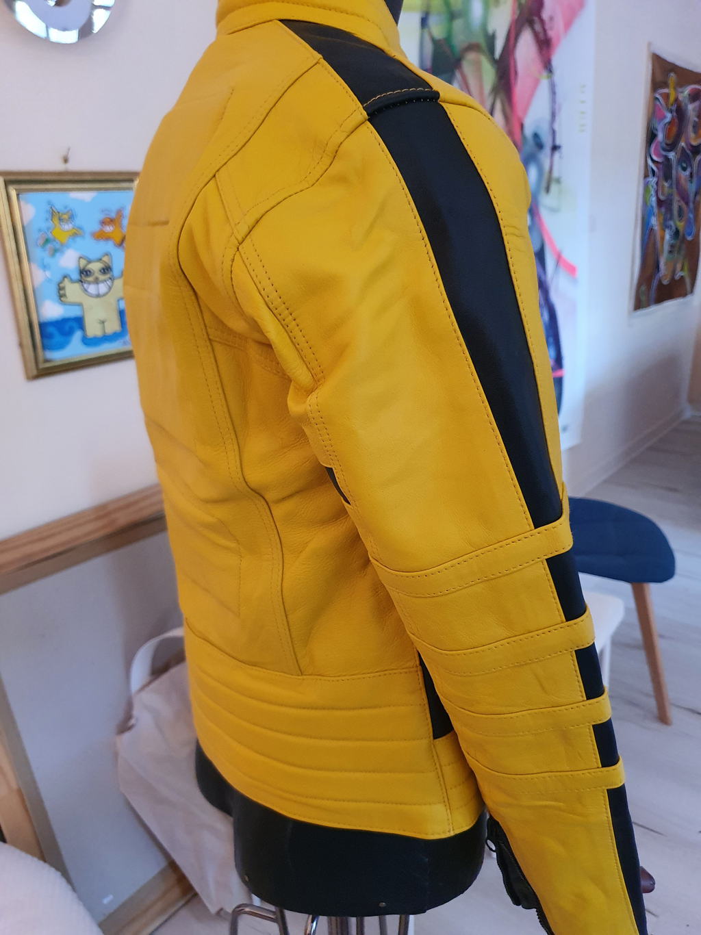 Blouson KILL BILL signé par Uma Thurman - Celebrity Authentics