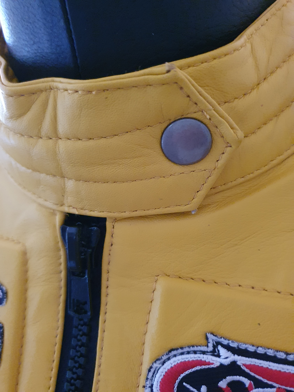 Blouson KILL BILL signé par Uma Thurman - Celebrity Authentics