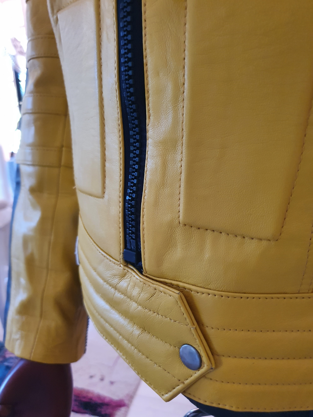 Blouson KILL BILL signé par Uma Thurman - Celebrity Authentics