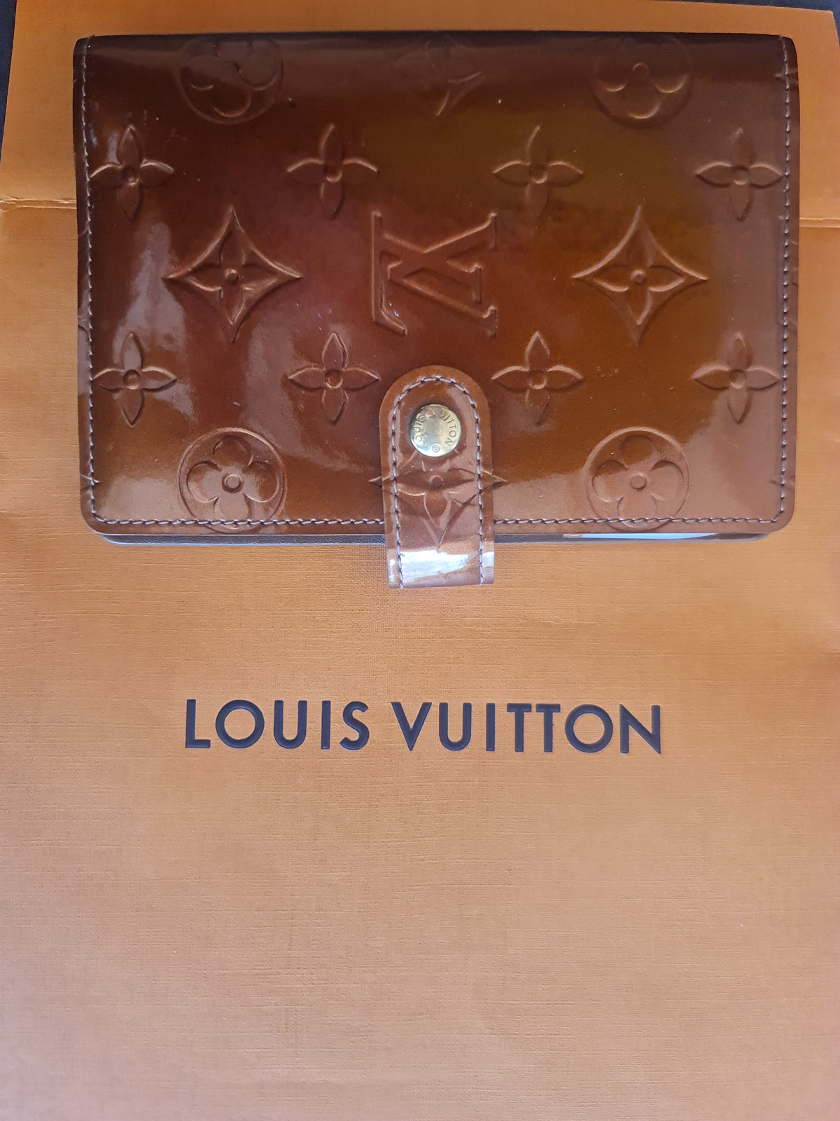 Louis Vuitton Agenda, bloc notes, stylo et règle. Superbe état.