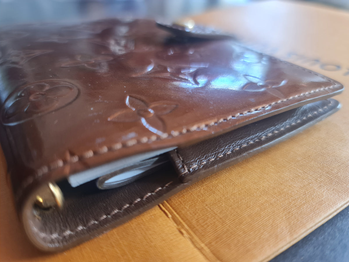 Louis Vuitton Agenda, bloc notes, stylo et règle. Superbe état.