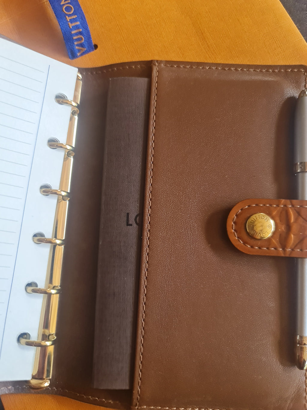 Louis Vuitton Agenda, bloc notes, stylo et règle. Superbe état.