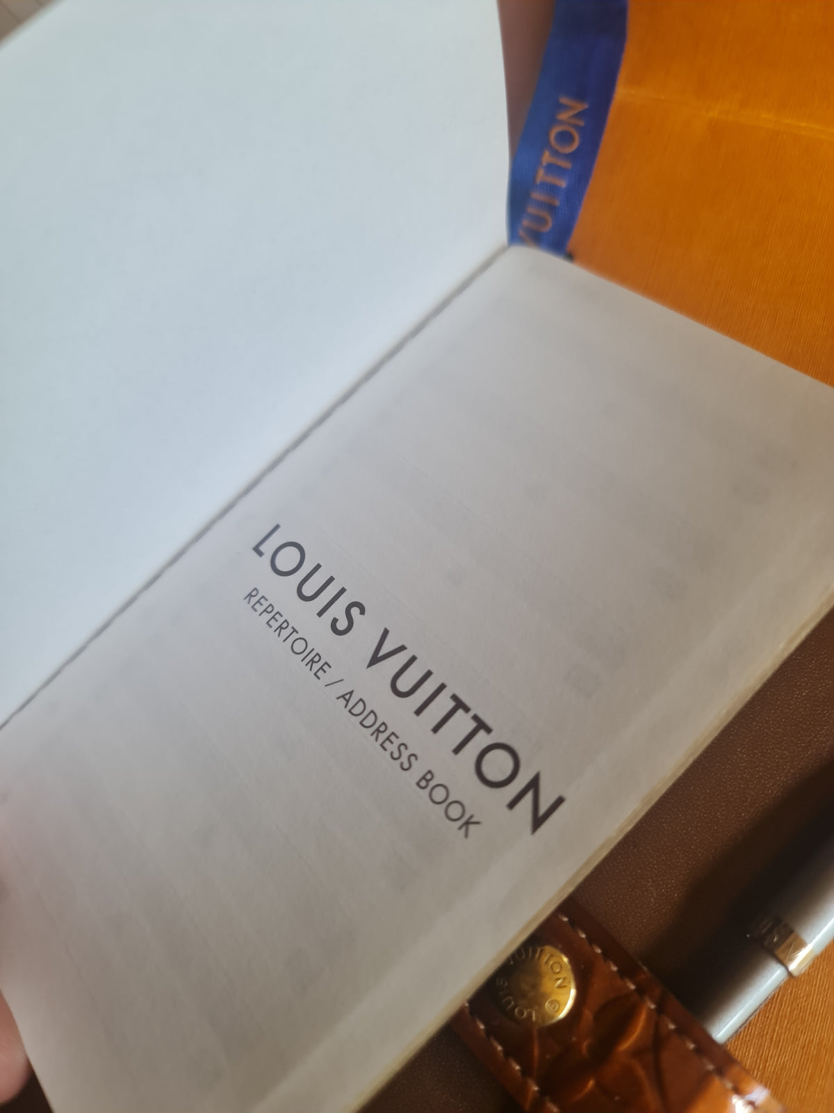Louis Vuitton Agenda, bloc notes, stylo et règle. Superbe état.