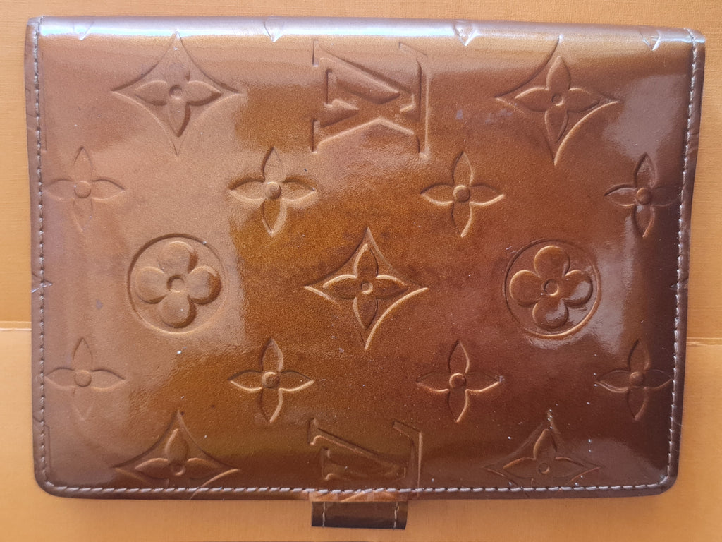 Louis Vuitton Agenda, bloc notes, stylo et règle. Superbe état.