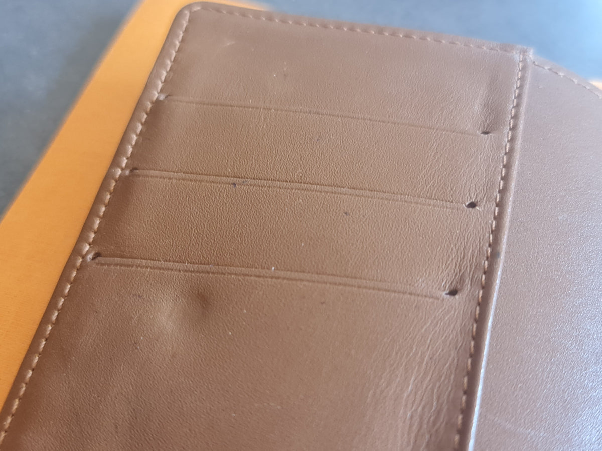 Louis Vuitton Agenda, bloc notes, stylo et règle. Superbe état.