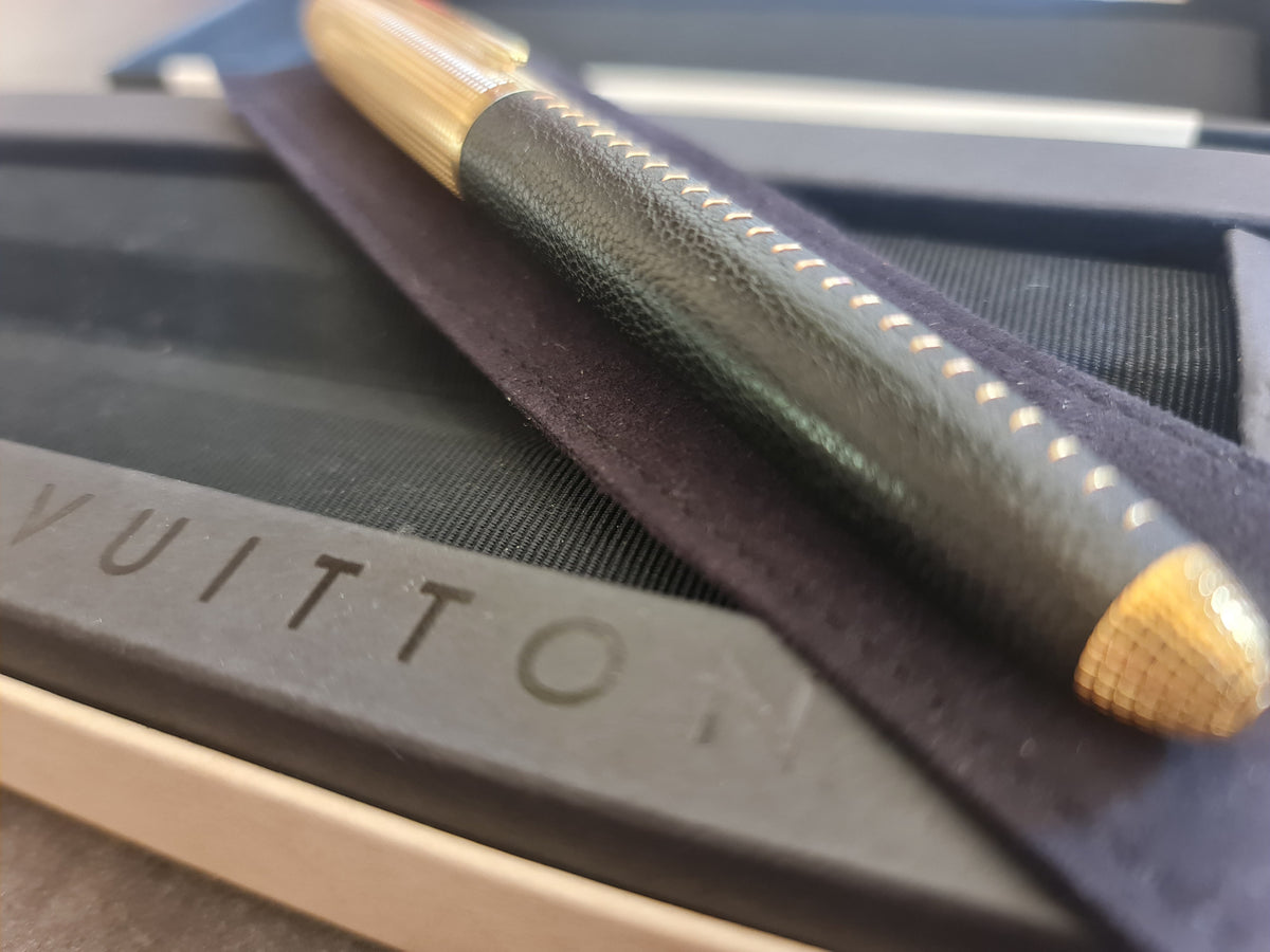 Stylo bille Doc cuir Louis Vuitton - cuir de chèvre, noir.