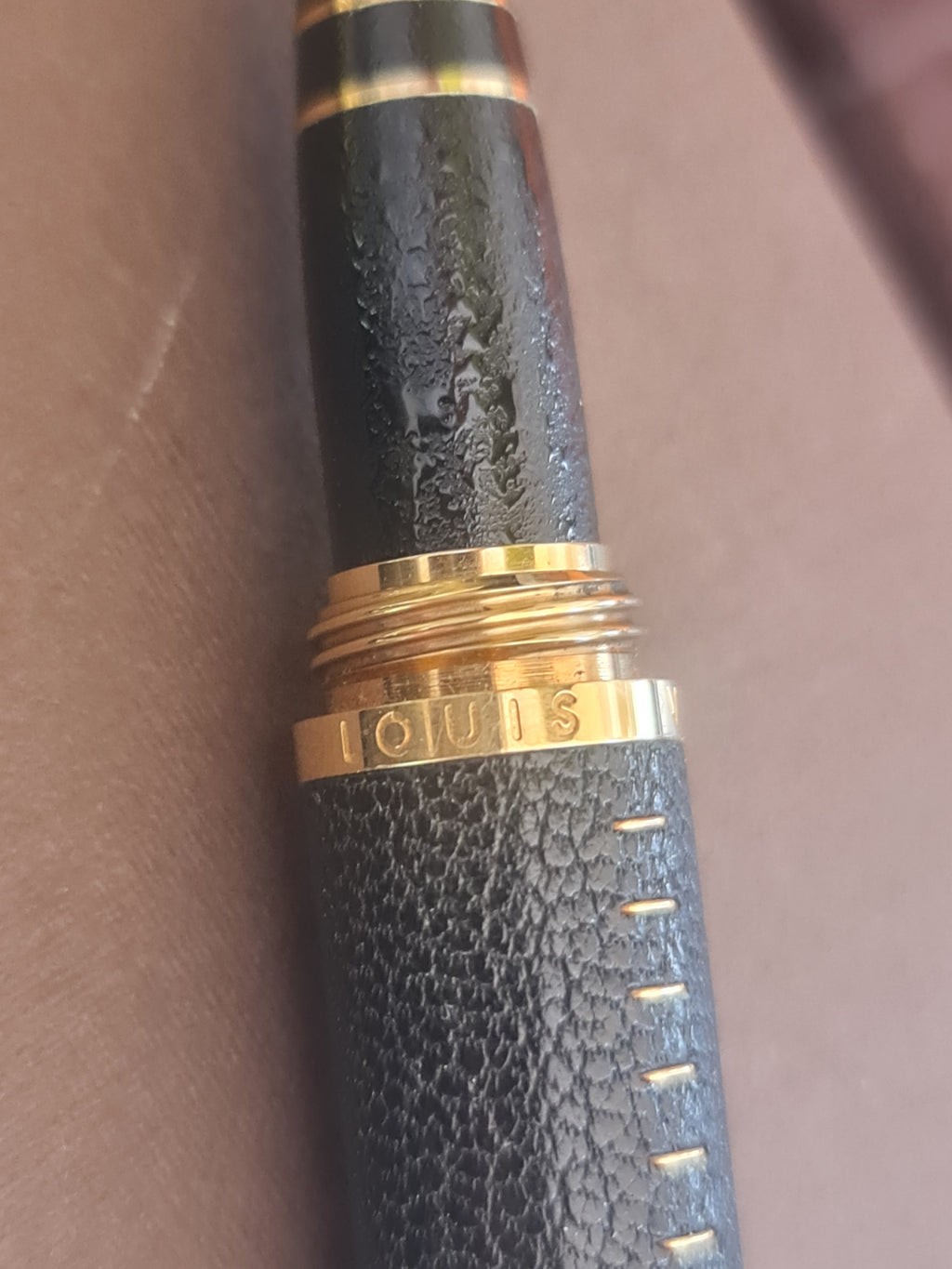 Stylo bille Doc cuir Louis Vuitton - cuir de chèvre, noir.