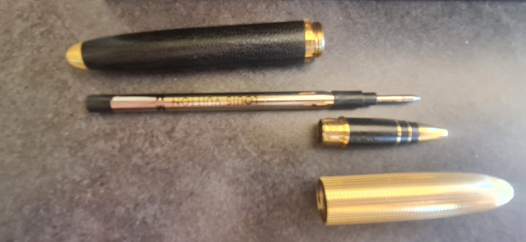 Stylo bille Louis Vuitton Doc cuir noir