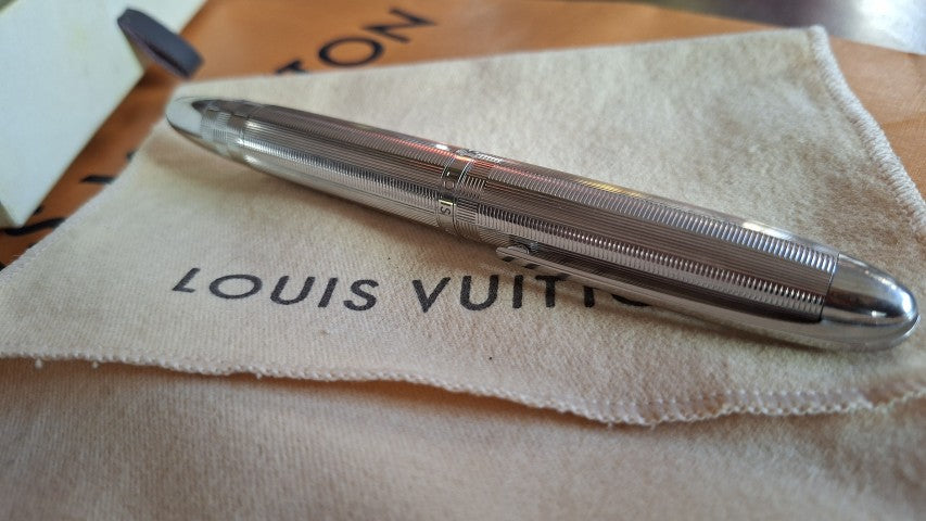 Stylo plume Louis Vuitton Spirit Palladium avec boite et sac