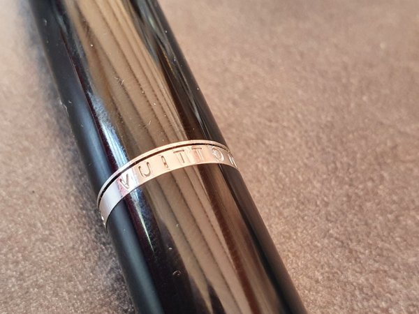Louis Vuitton black Doc fountain pen serial number