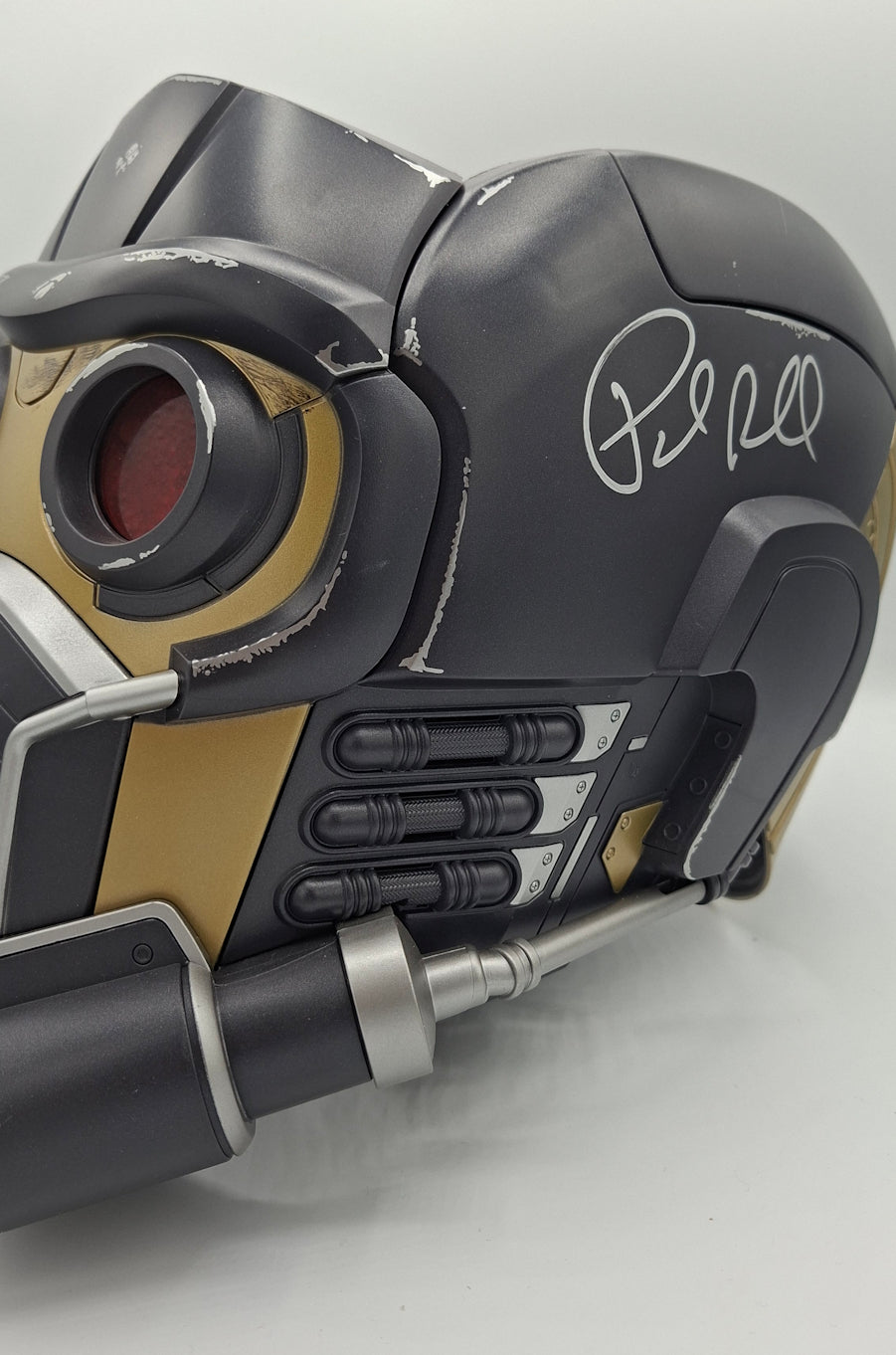 4人のアベンジャーズによるサイン入り『ガーディアンズ・オブ・ギャラクシー』電子ヘルメット。Celebrity Authentics 鑑定書付き
