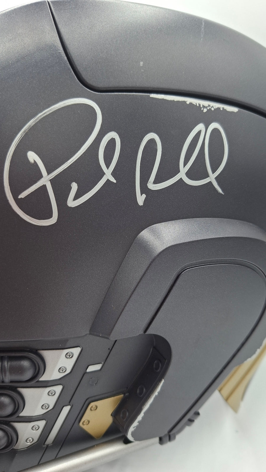 4人のアベンジャーズによるサイン入り『ガーディアンズ・オブ・ギャラクシー』電子ヘルメット。Celebrity Authentics 鑑定書付き