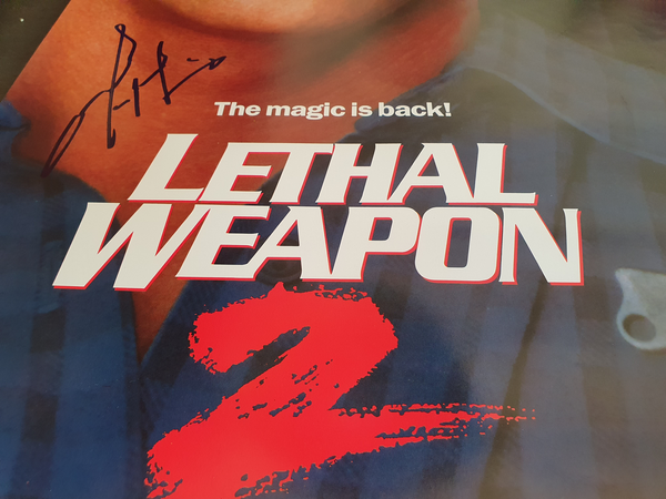 Poster L'arme fatale 2 signée par Mel Gibson et Dany Glover