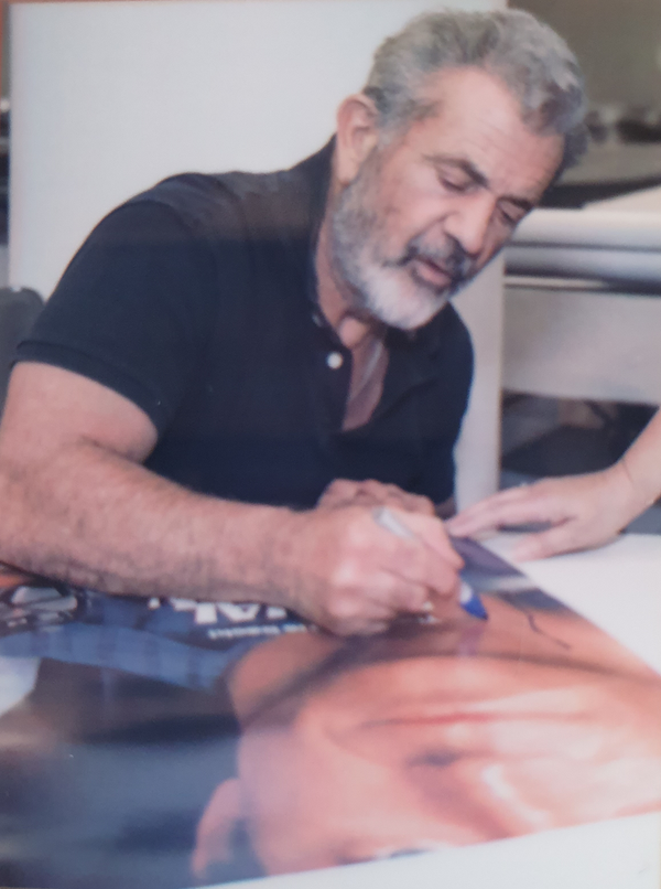 Poster L'arme fatale 2 signée par Mel Gibson et Dany Glover