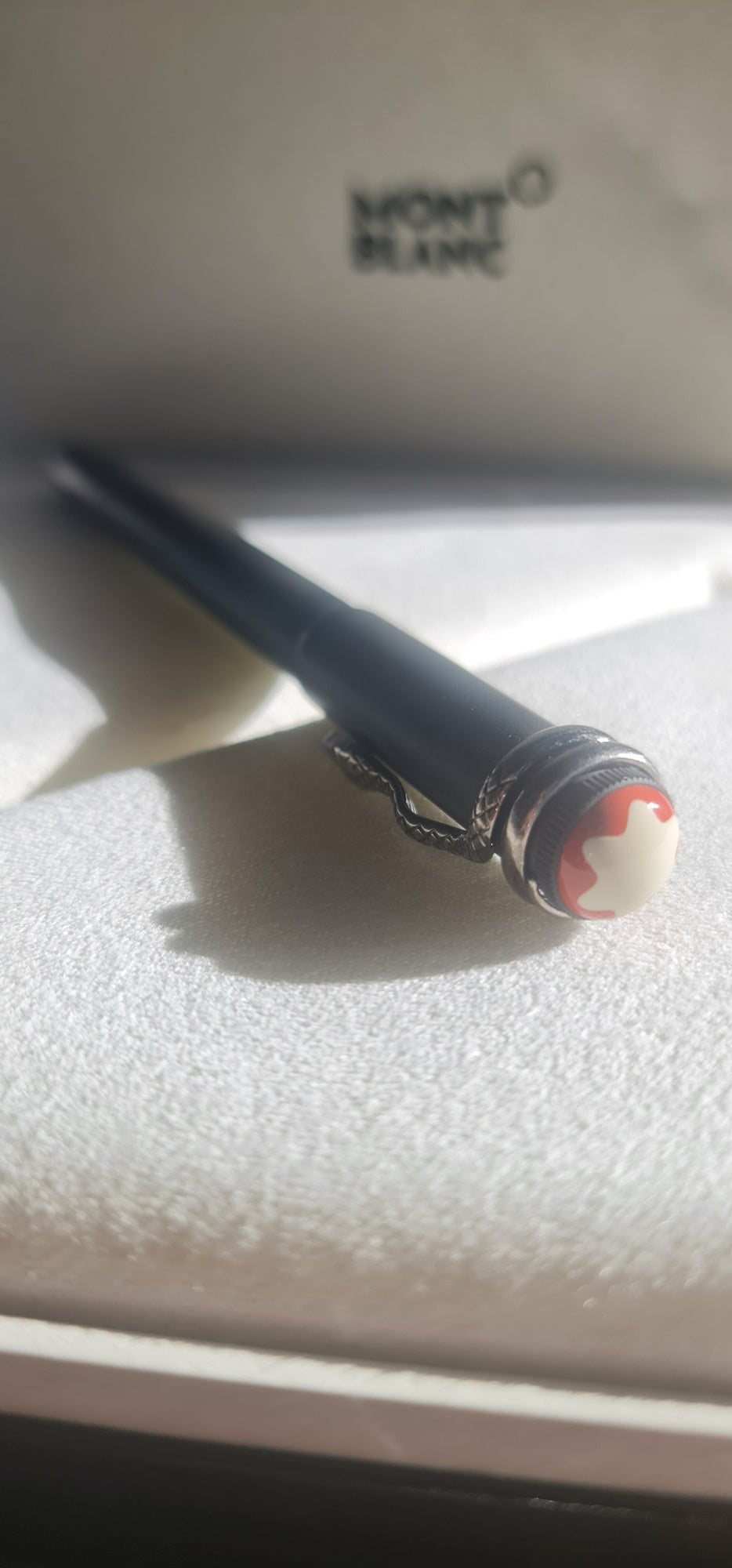 Stylo plume Montblanc LE 1906 Heritage Rouge et Noir serpent