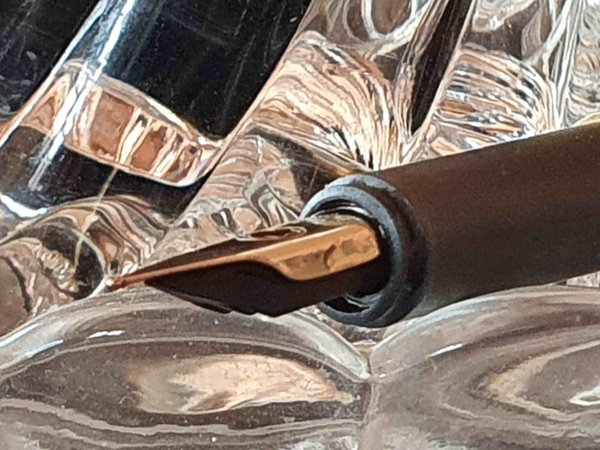 Stylo plume Montblanc fin argenté