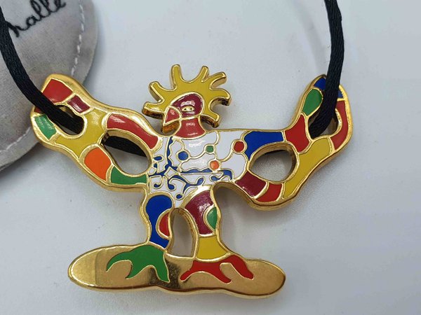 L'oiseau de feu, Collier et broche Niki de Saint Phalle