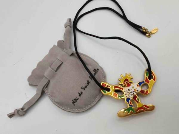 L'oiseau de feu, Collier et broche Niki de Saint Phalle