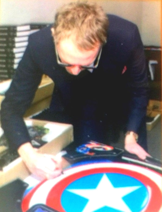 Bouclier Captain America + Visio signés Paul Bettany