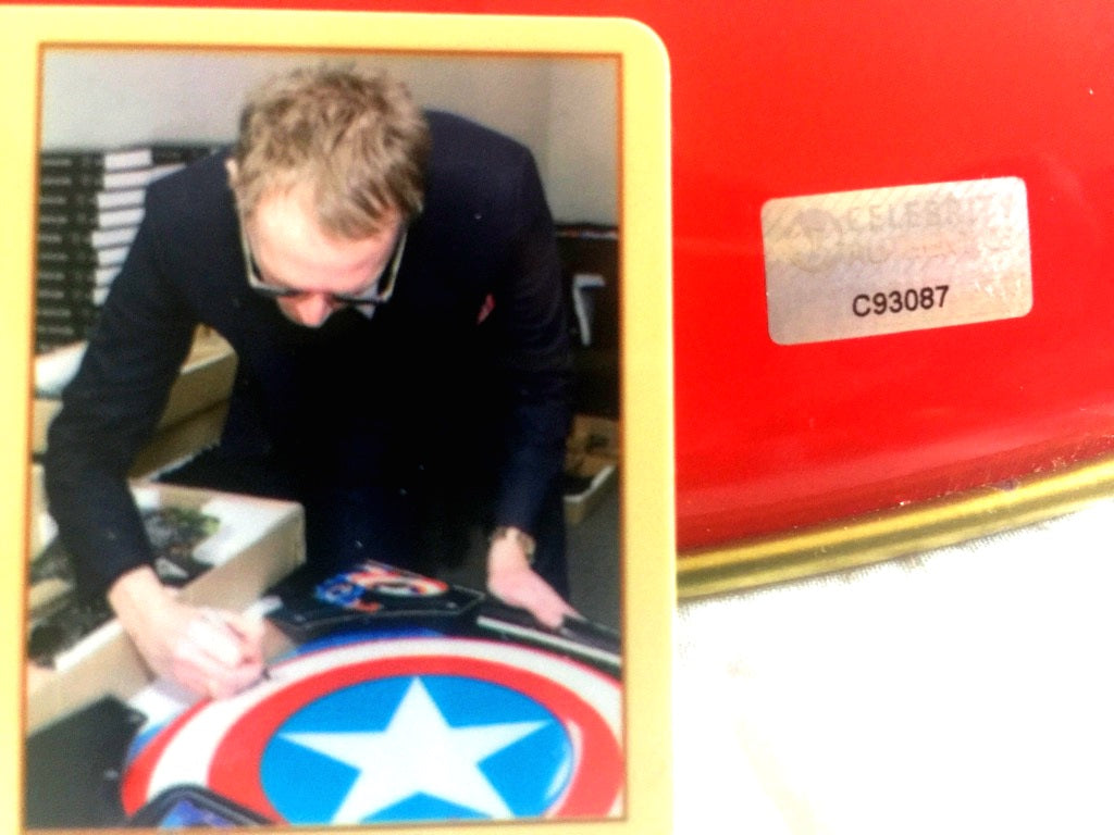 Bouclier Captain America + Visio signés Paul Bettany