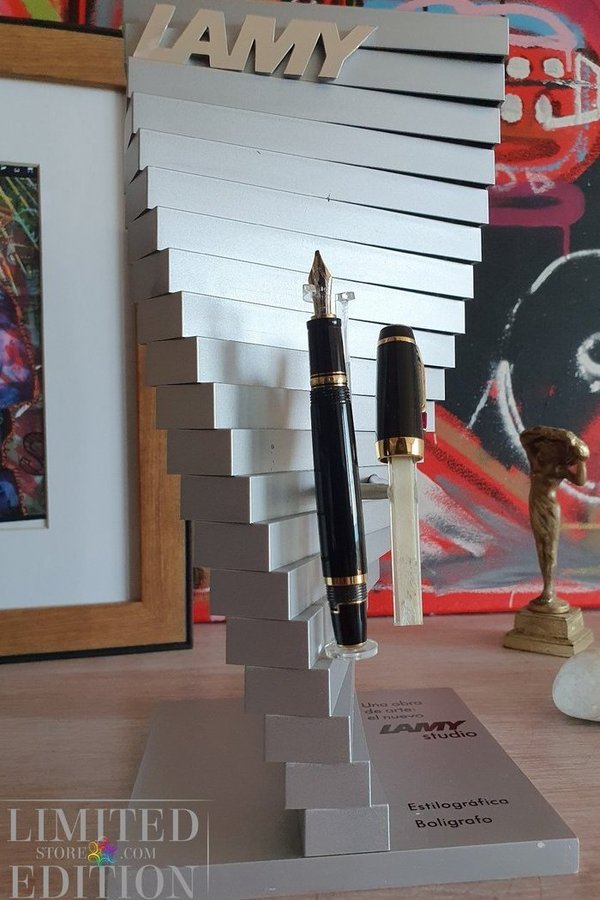 PLV artistique des stylos LAMY