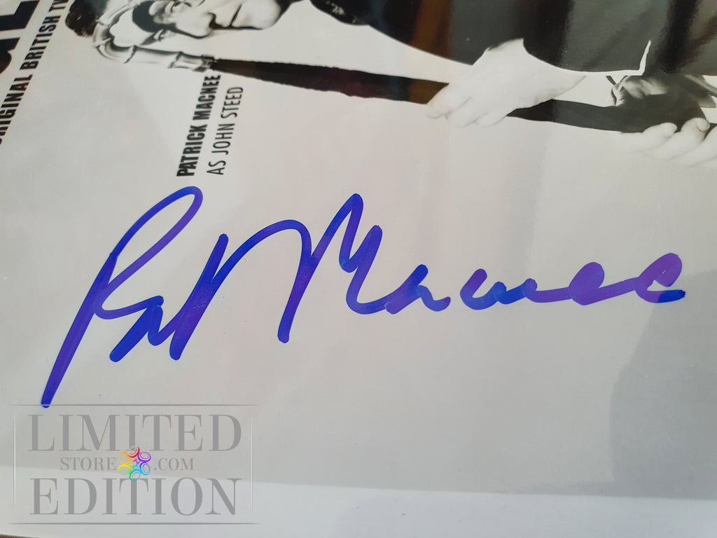Chapeau melon et bottes de cuir autographe Patrick MacNee John Steed