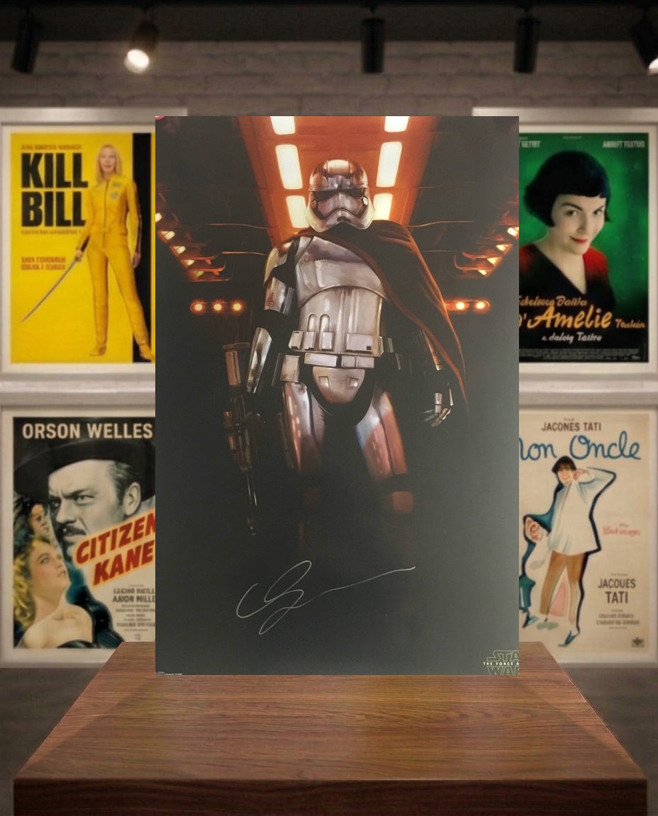 Affiche Poster 86x57 STAR WARS signé Gwendoline Christie Phasma