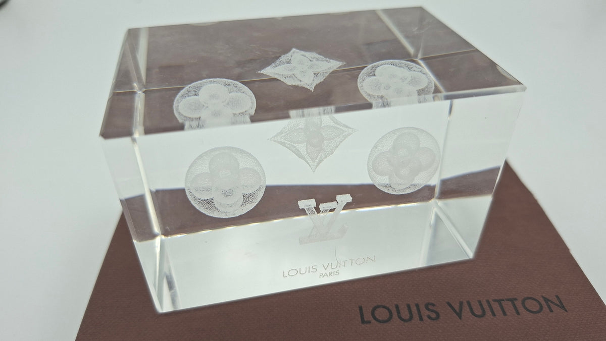 Presse-papier VIP cristal Louis Vuitton avec sa boite