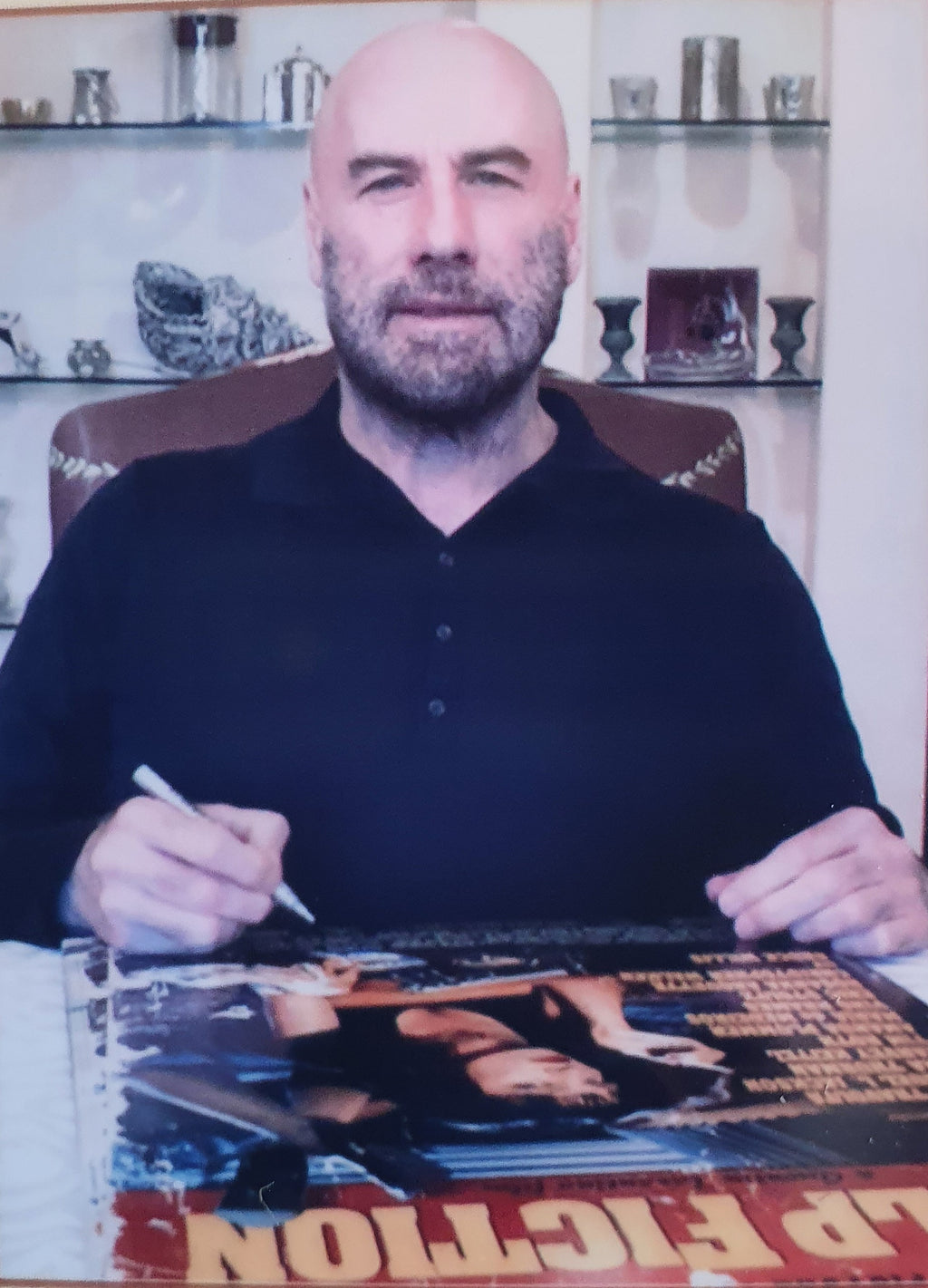 Poster Pulp Fiction signé par Uma Thurman et John Travolta. Certificats avec photos