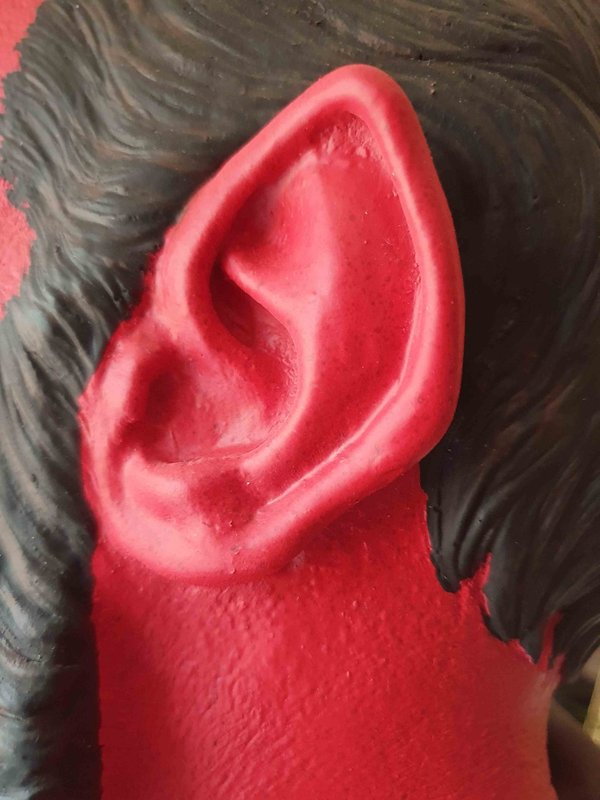 HellBoy buste signé par Ron Perlman