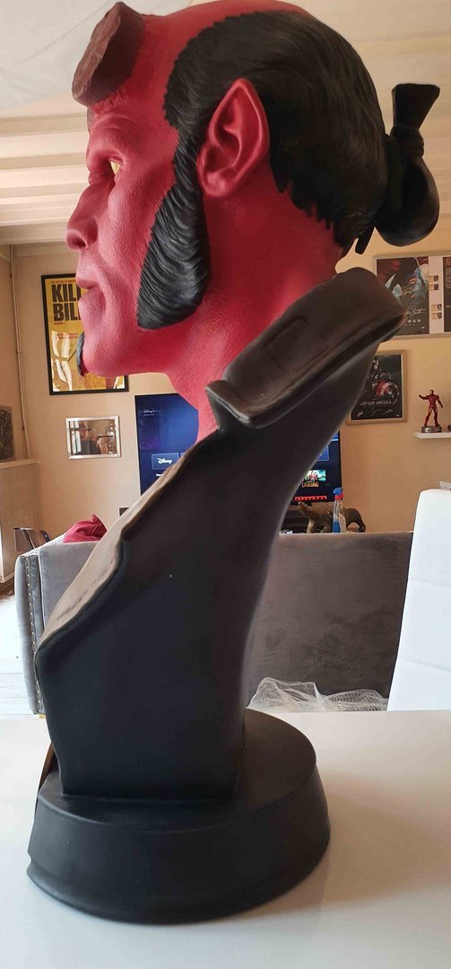 HellBoy buste signé par Ron Perlman