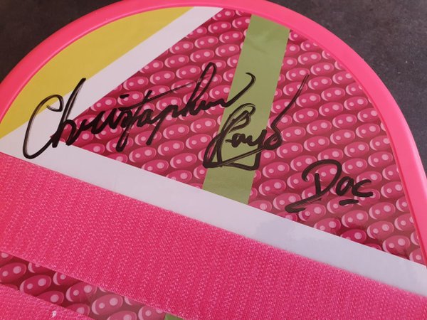 Hover Board signé par Marty, Doc, Biff, Lorraine et Strickland !
