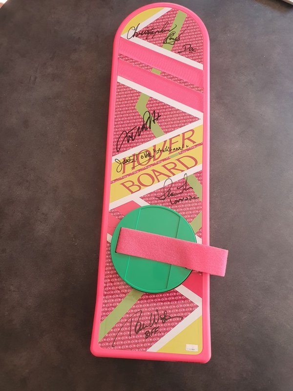 Hover Board Retour vers le Futur 2, signé par l'équipe