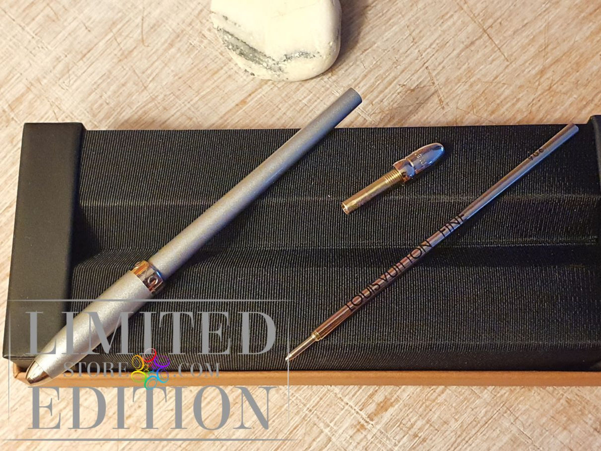 Stylo gris pour agenda Louis Vuitton