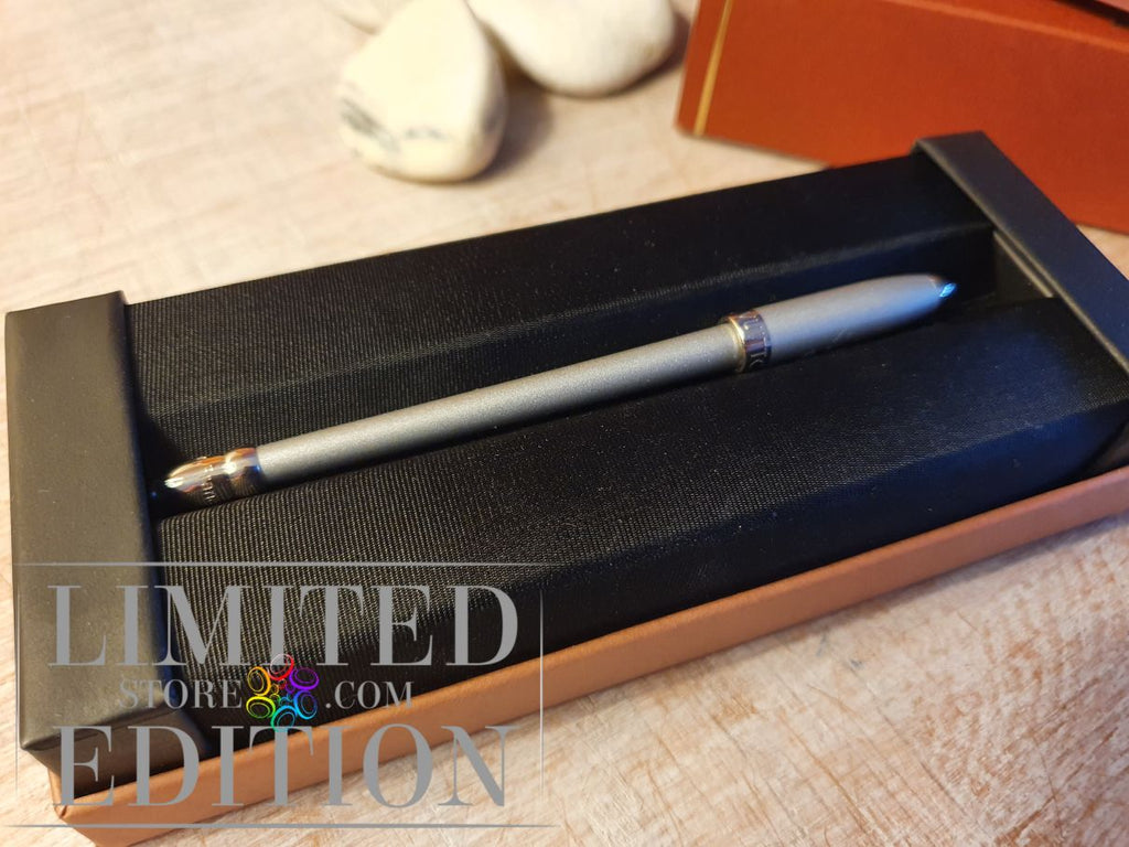 Stylo gris pour agenda Louis Vuitton