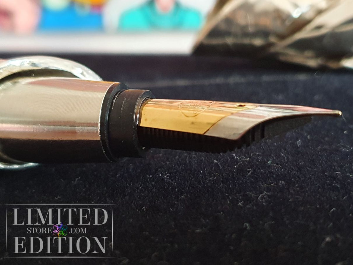 Stylo plume compression CESAR